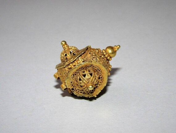 Ancient Fatimid / Mamluk gold earring - Syria / Eg