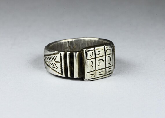 Antique silver talismanic ring - Gem