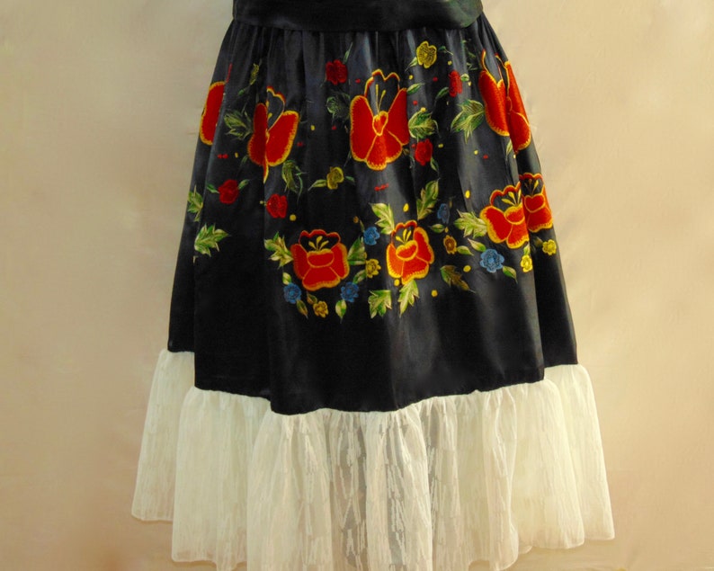 Mexican Dress, Oaxacan Dress, Mexican Embroidered Dress, Traditional Mexican Dress, Frida Kahlo, Huipil Dress, Mexican Blouse, Tehuana image 2