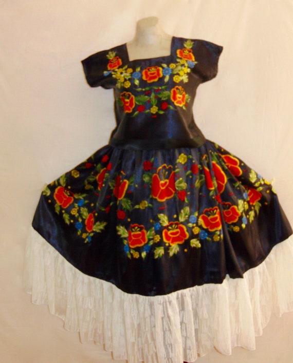 Mexican Dress, Oaxacan Dress, Mexican Embroidered… - image 1