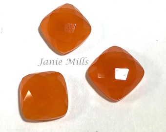 Cabujón de calcedonia naranja calabaza de 12 mm con corte rosa facetado