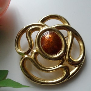 Vintage 1980&#39;s Statement Brooch | Gold Tone Swirl | Bronze Centre Stone | Made In England |