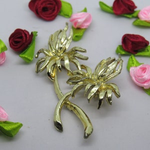 Vintage Hollywood-broche - goudkleur - bloementrui - lotusbloemstijl | Jaren 60