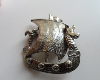 Vintage zilveren metalen Viking lange boot broche | Jaren 60 | Geëtst metaal | Viking Drakkar |