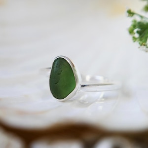 Size R | Scottish sea glass ring in sterling silver | Olive green twisted silver sea glass ring | Collected from Wemyss Bay
