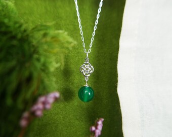 Scottish celtic knot and green onyx necklace  in sterling silver •  Scotland symbol green gemstone pendant •  Onyx necklace