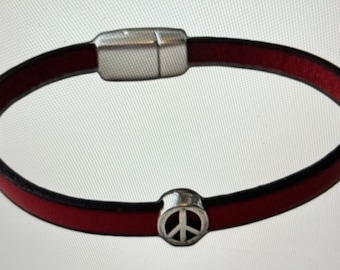 Pellarte Mini Italian Leather Bracelet with Peace Sign and Simple Magnetic Clasp - Assorted Colors