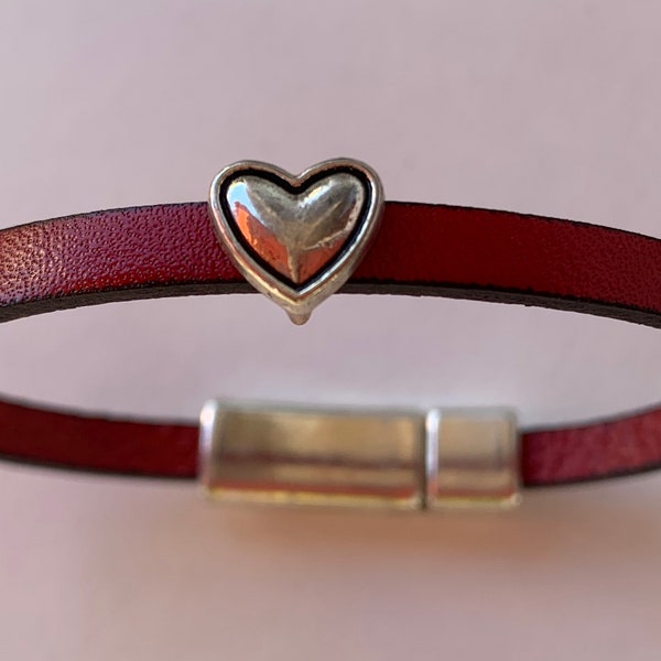 Pellarte Mini Italian Leather Bracelet with Heart Bead and Simple Magnetic Clasp - Assorted Colors