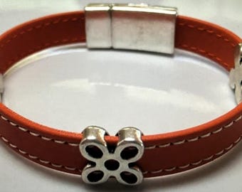 Stitched Italian Leather Bracelet: Flower Beads, Magnetic Clasp