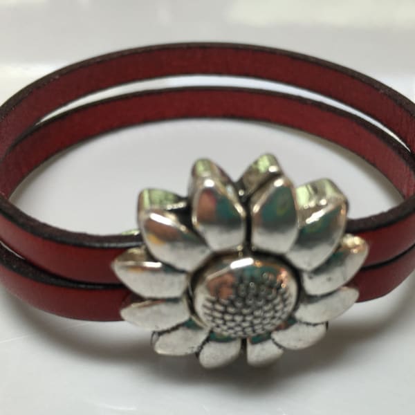 Pellarte Double Italian Leather Bracelet with Magnetic Sunflower Clasp