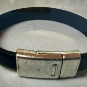 Italian Leather Bracelet: Pellarte Magnetic Clasp, 3/8&quot; Wide
