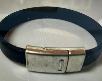 Italian Leather Bracelet: Pellarte Magnetic Clasp, 3/8" Wide