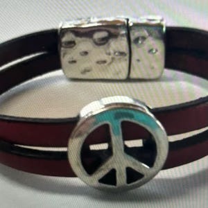 Pellarte Double Twisted Italian Leather Bracelet with Floating Peace Sign and Hammered Magnetic Clasp - 3/8&quot; Wide - Brown, Black, Red, etc.