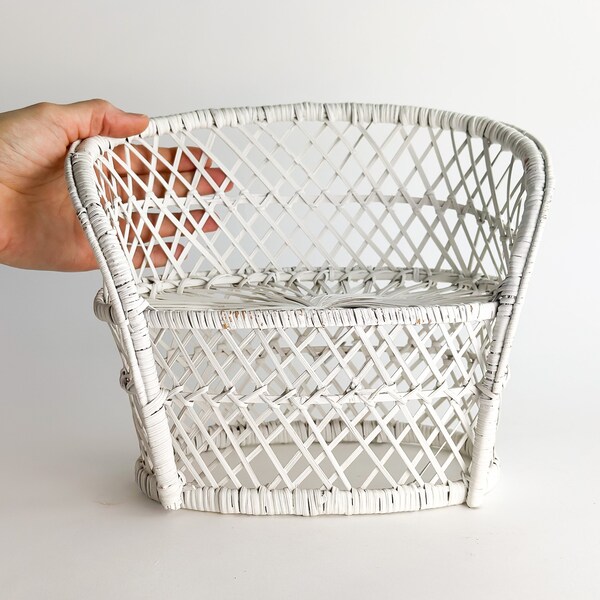 Vintage White Wicker Love Seat Plant Stand - Miniature Rattan Peacock Chair for 2 Planter - Mini Wicker Fan Back 2 Seater Sofa Bench