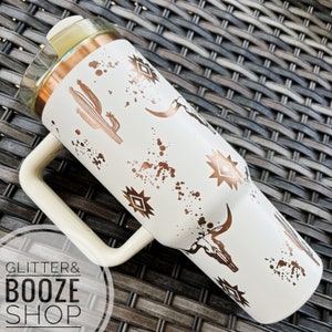 Gobelet occidental gravé : crâne de vache cactus aztèque en cuivre 40 oz