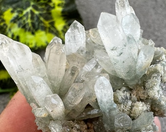 クォーツカルセドニーマダンブルガリア天然水晶鉱物標本クラスターお