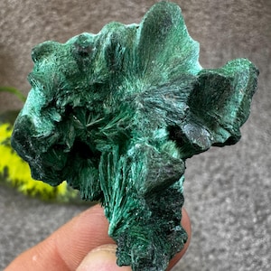 Amazing Malachite natural crystal minerals specimen clusters souvenirs WholesaleMineralsBox