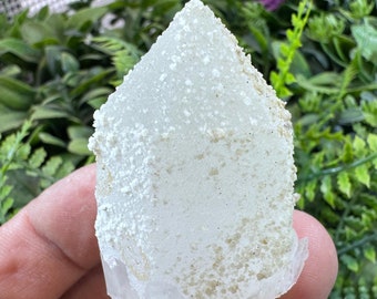 クォーツカルセドニーマダンブルガリア天然水晶鉱物標本クラスターお