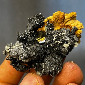 Spécimen de minéraux cristallins de calcite pyrite Madan Bulgarie