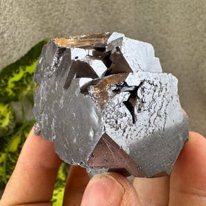 Kryształowy klaster galeny: okaz minerałów naturalnych, Madan, Bułgaria