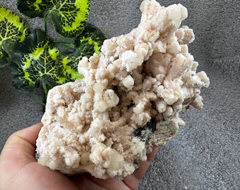 Bułgarski klaster kryształów kalcytu – naturalny okaz minerału