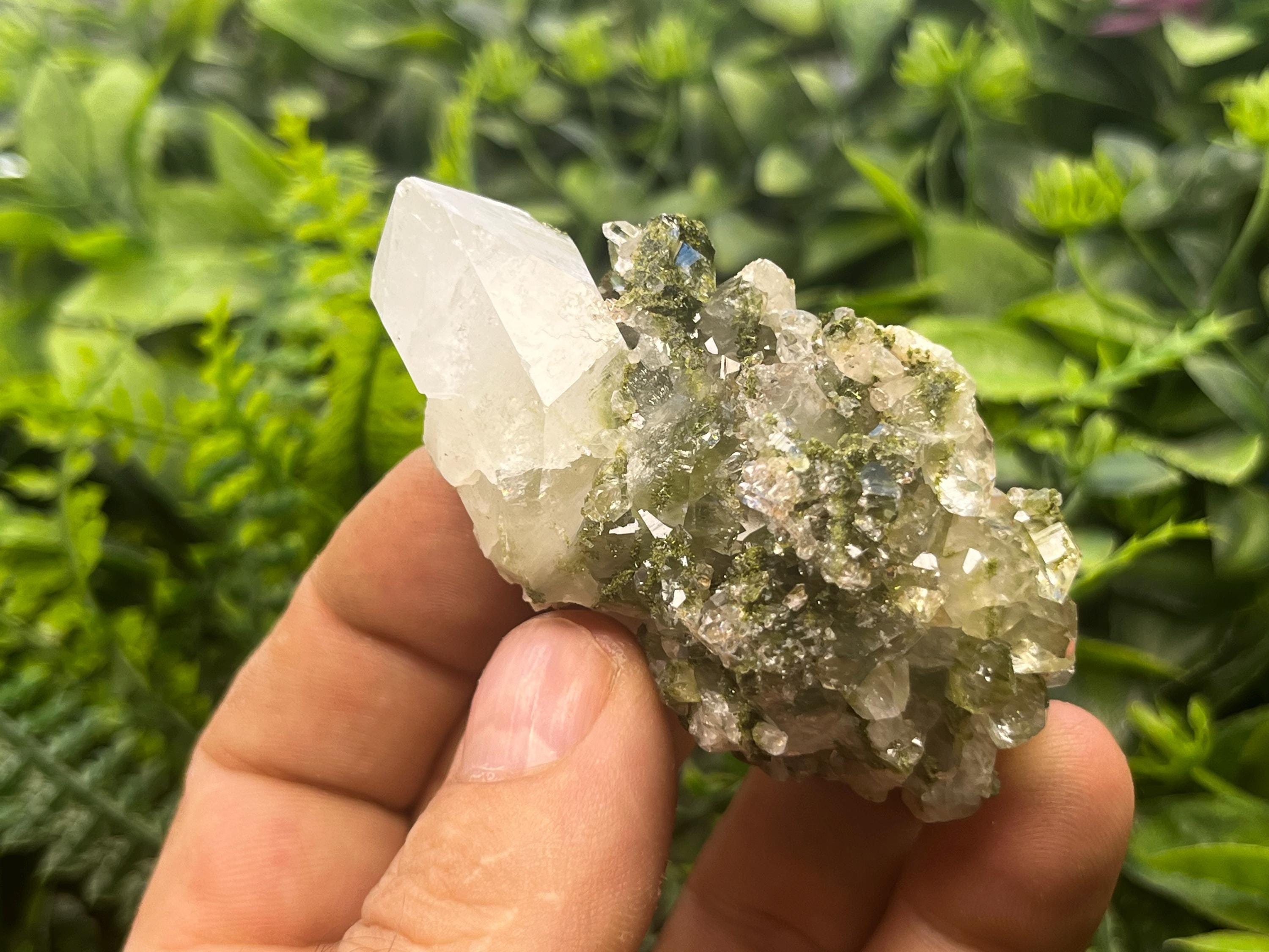 エピドートクォーツハッカリトルコ、天然水晶鉱物標本クラスターお土産