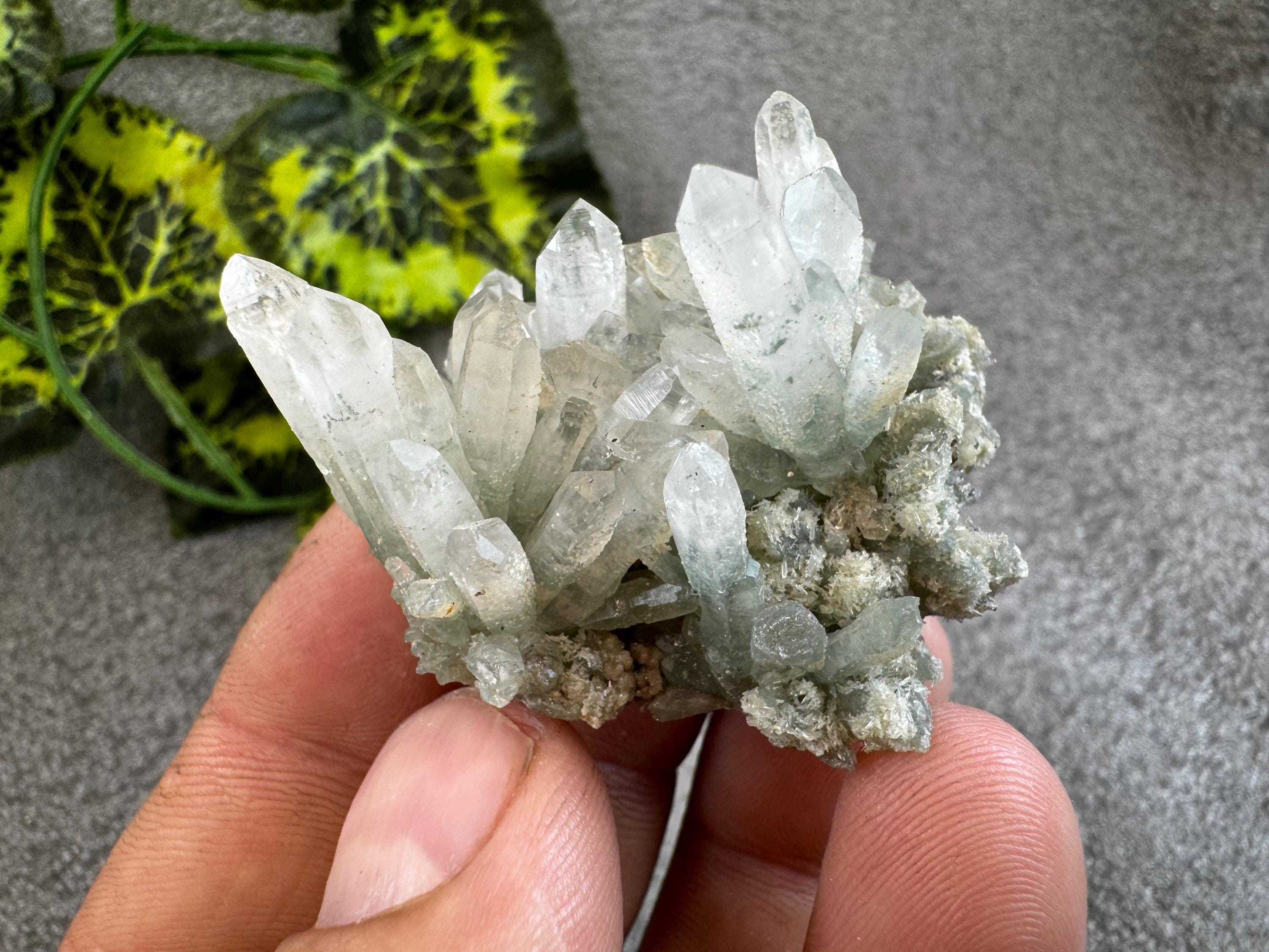 水晶 クォーツ ブルガリア産 ① / 原石 天然石 鉱物標本 クラスター ブルガリア産 美しい水晶 クラスター 55mm ゆうパック便 - 夕星庵