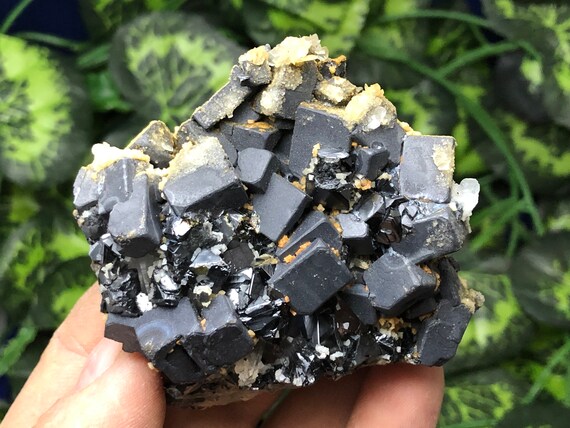 方鉛鉱-閃亜鉛鉱-方解石-黄銅鉱-クルシェフドル鉱山-マダンブルガリア