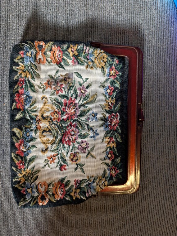 Vtg floral Tapestry needlework clasp clutch purse bag