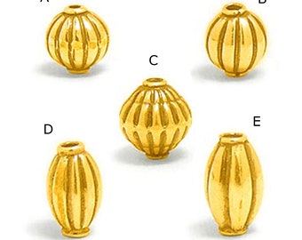 6 Stück, 22 Karat vergoldet auf Sterlingsilber, runde und ovale Perlenform, handgefertigtes Sterlingsilber, Bali-Perlen.