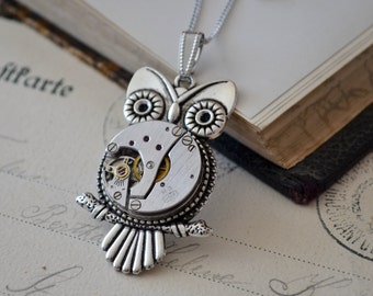 Owl Necklace, Steampunk pendant, Watch Parts, Industrial neclace, Clockwork neclace, Vintage Old  pendant, Steampunk gifts, steampunk silver
