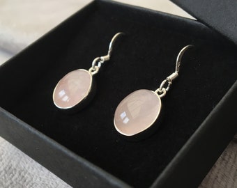 Pendientes colgantes de cuarzo rosa y plata de ley, pendientes colgantes de cuarzo rosa, pendientes de piedra de nacimiento de octubre, pendientes rosas regalo de cumpleaños para ella