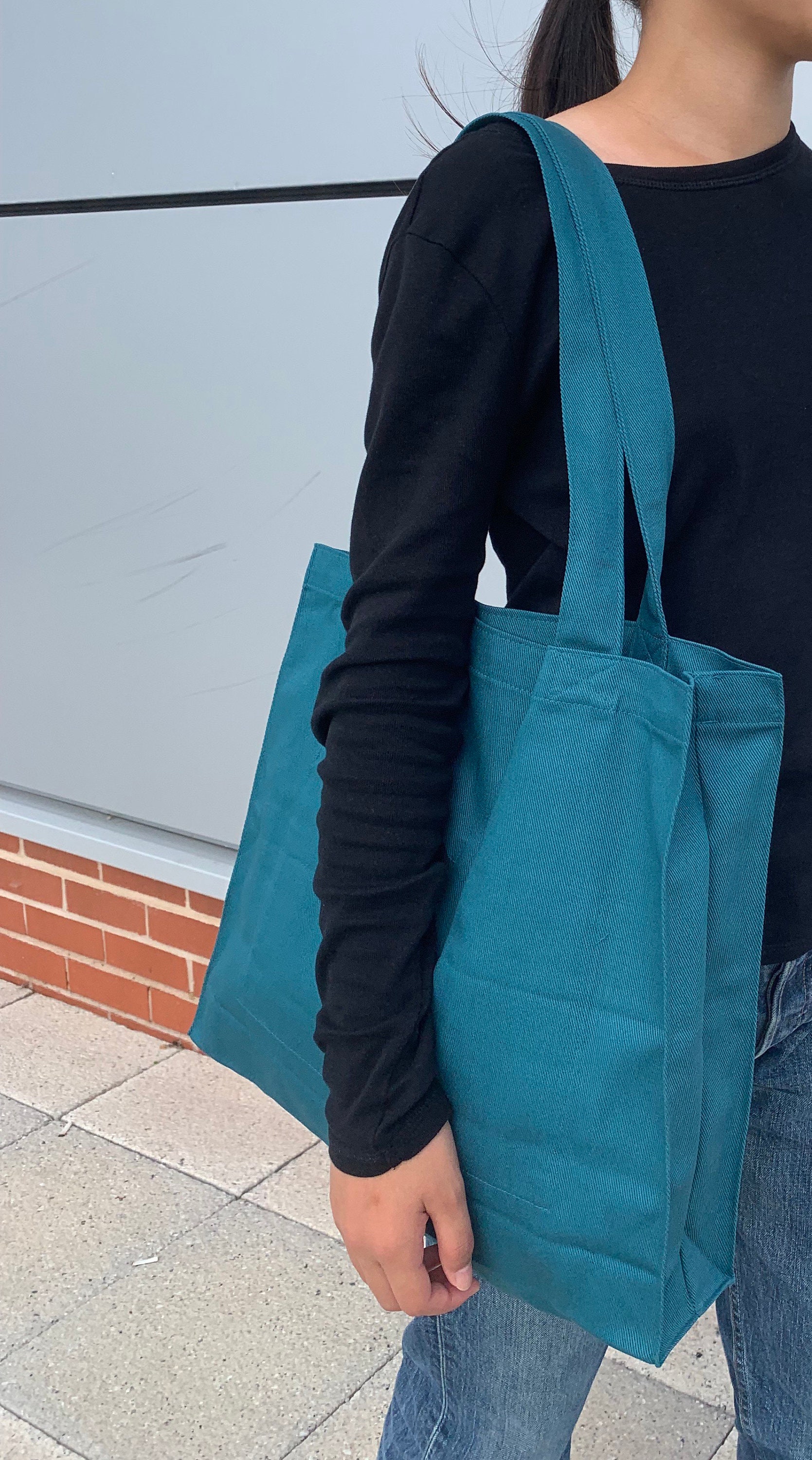 tote bag with inner pockets