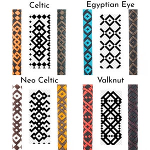 Puede incluir: Gu&iacute;a de selecci&oacute;n de dise&ntilde;o de mango de l&aacute;tigo con ocho patrones diferentes. Los patrones son celta, ojo egipcio, neo-celta, valknut y otros tres patrones. Los dise&ntilde;os se muestran en blanco y negro y en color.