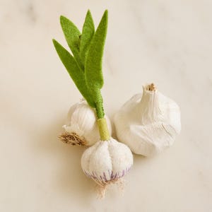 Garlic Plant Ornament, Hand Felted Botanical Charm, Handmade Spring Garden Decor