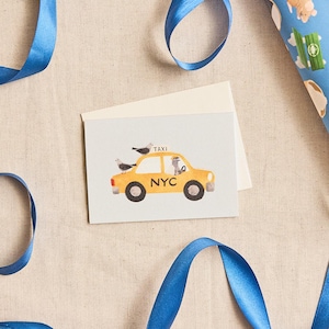 Biglietto d'auguri NYC Pigeon Taxi, cancelleria di New York City, biglietto di auguri Yellow Cab