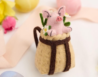 Schwein in Adirondack Korb Ornament, Handgefilzter Bauernhof Tier Anhänger, Handgemachte Osterdeko