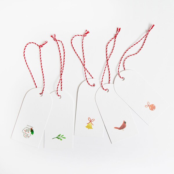 Classic Christmas Gift Tags Set of 5, Pre-Strung Hang Tags, Gift Wrapping Labeling