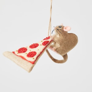 Ornamento del ratto della pizza, topo marrone infeltrito a mano, fascino di New York fatto a mano