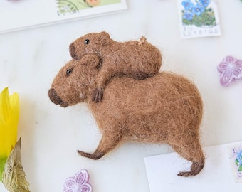 Fuzzy Capybara with Baby Ornament, Handmade Felt Animal Decor, Cozy Wildlife Keepsake Gift, Cute Nursery Collectible, Parent and Baby Charm