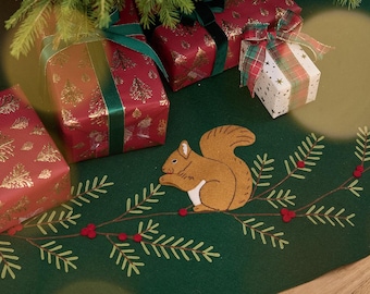 Woodland Tree Skirt, Handmade Christmas Tree Decor, Rustic Holiday Keepsake, Felt Forest Animal Skirt, Heirloom Nature-Inspired Gift