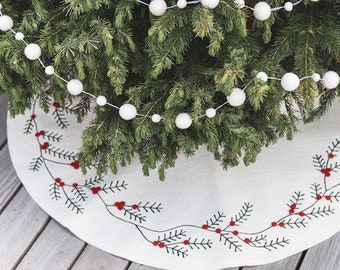 Small 34" White Winter Pine Tree Skirt, Hand Felted Merino Wool Blend Tree Stand Covering, Handmade Christmas Decor