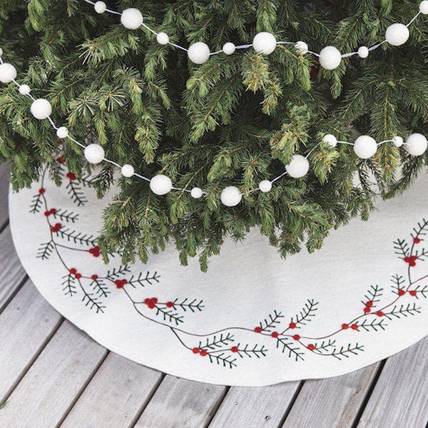 Small 34" White Winter Pine Tree Skirt, Hand Felted Merino Wool Blend Tree Stand Covering, Handmade Christmas Decor