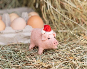 Santa Pig Ornament, Handmade Felt Farmhouse Decor, Festive Barnyard Keepsake, Christmas Pig Gift