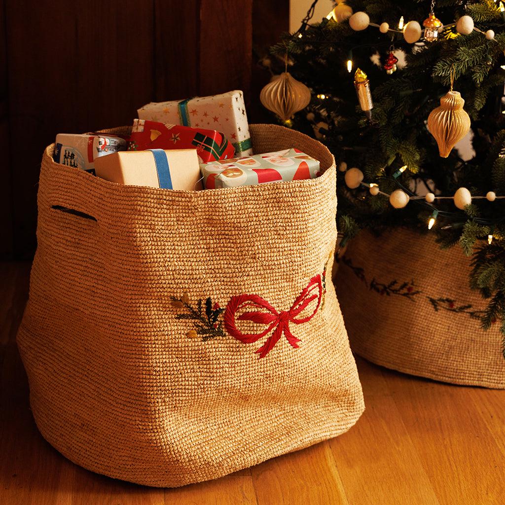 Handgehäkelter großer Raffia Korb, handgewebter Weihnachtsdekor, handgemachtes festliches Wohndekor