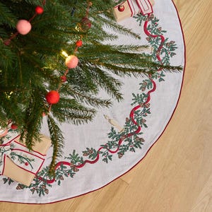 Natural Candle Garland Tree Skirt, Embroidered Holiday Greens Tree Collar, Handmade Christmas Tree Decor