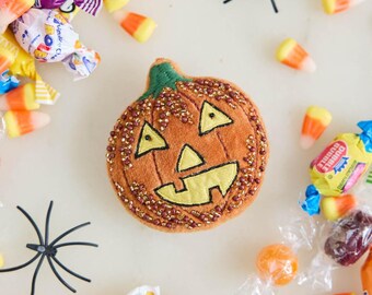 Jack O'Lantern Beaded Ornament, Handmade Halloween Pumpkin Decor, Festive Fall Keepsake, Trick or Treat Gift, Autumn Collectible