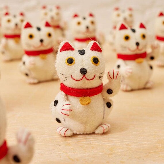 Lucky Japanese Kitty Hand Felted Iconic Asian Cat Ornament Handmade Good Fortune Charm Etsy