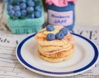Blueberry Pancake Stack Ornament, Handmade Breakfast Keepsake, Felt Kitchen Decor, Foodie Gift for Brunch Lovers