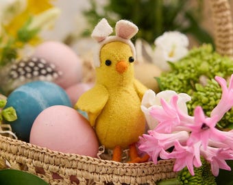 Handgemachter Filzanhänger Küken mit Hasenohren, Handgemachter Osterdeko Anhänger